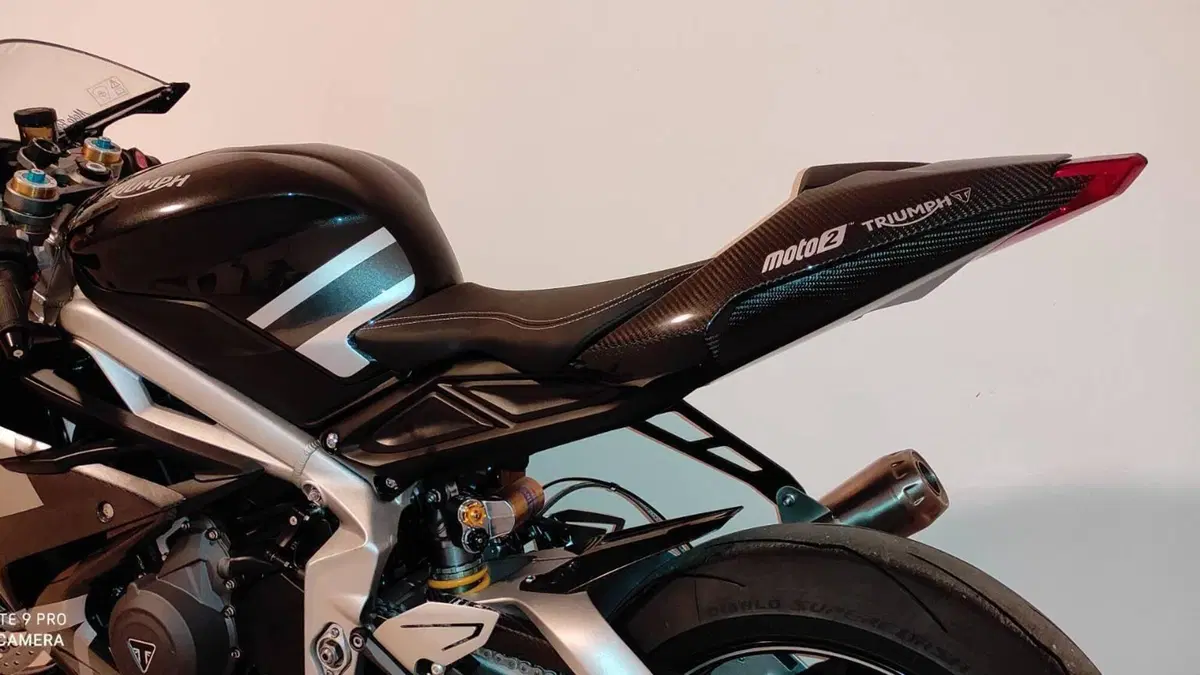 Triumph Daytona 765 Moto2 (2019 - 20)  (5)