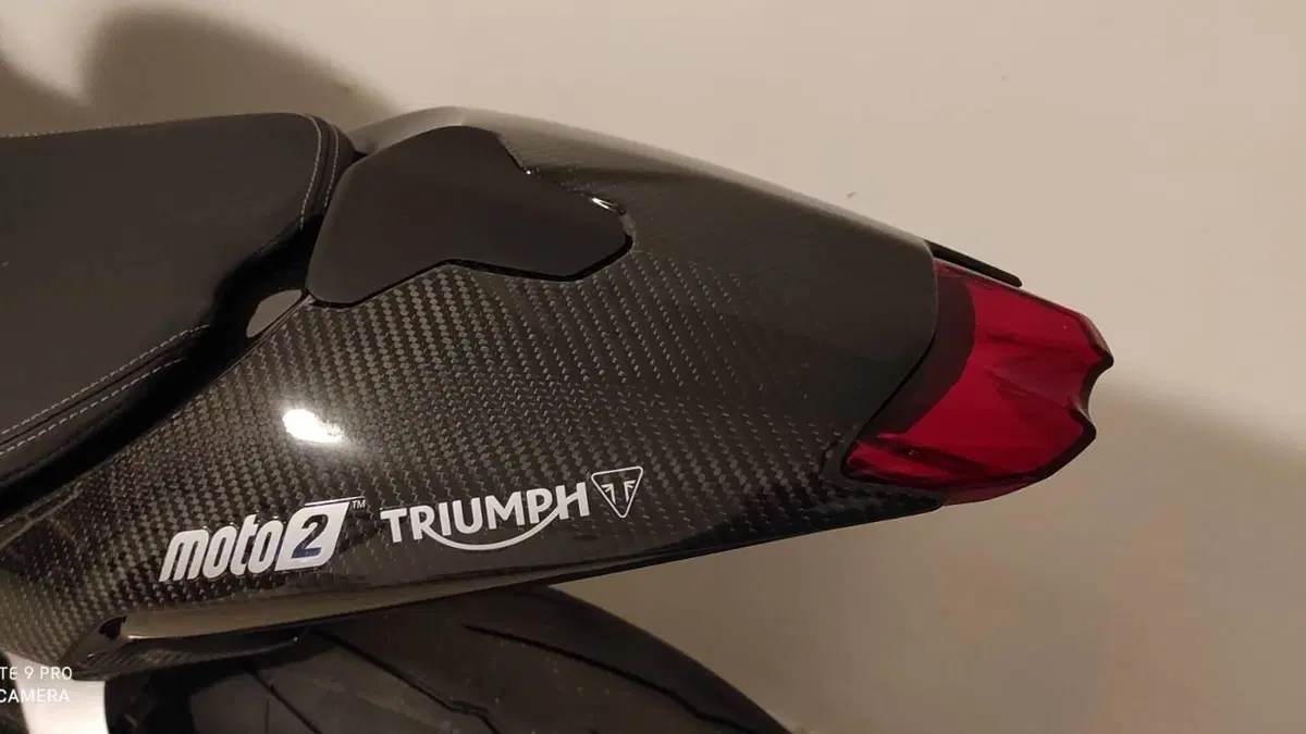 Triumph Daytona 765 Moto2 (2019 - 20)  (6)