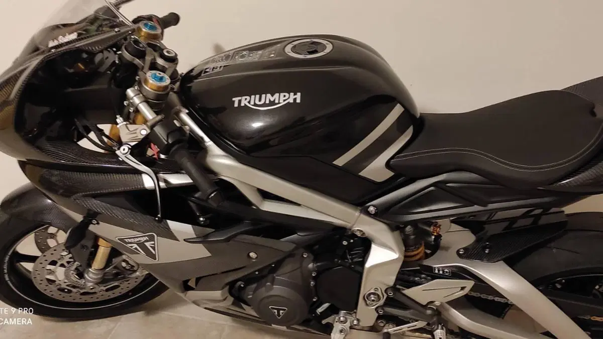 Triumph Daytona 765 Moto2 (2019 - 20)  (9)