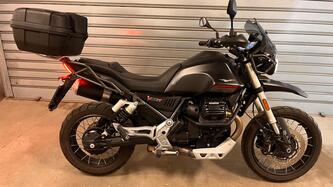 Moto Guzzi V85 TT Centenario (2021 - 22) usata