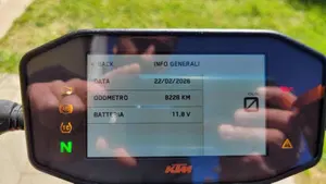 KTM 890 Duke R (2022 - 23)  (5)
