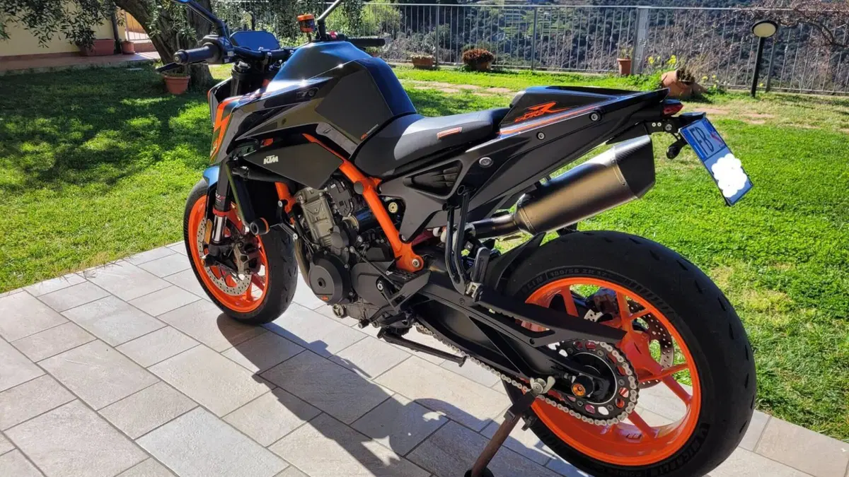 KTM 890 Duke R (2022 - 23)  (2)