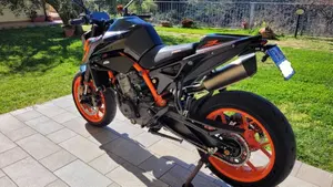 KTM 890 Duke R (2022 - 23)  (2)