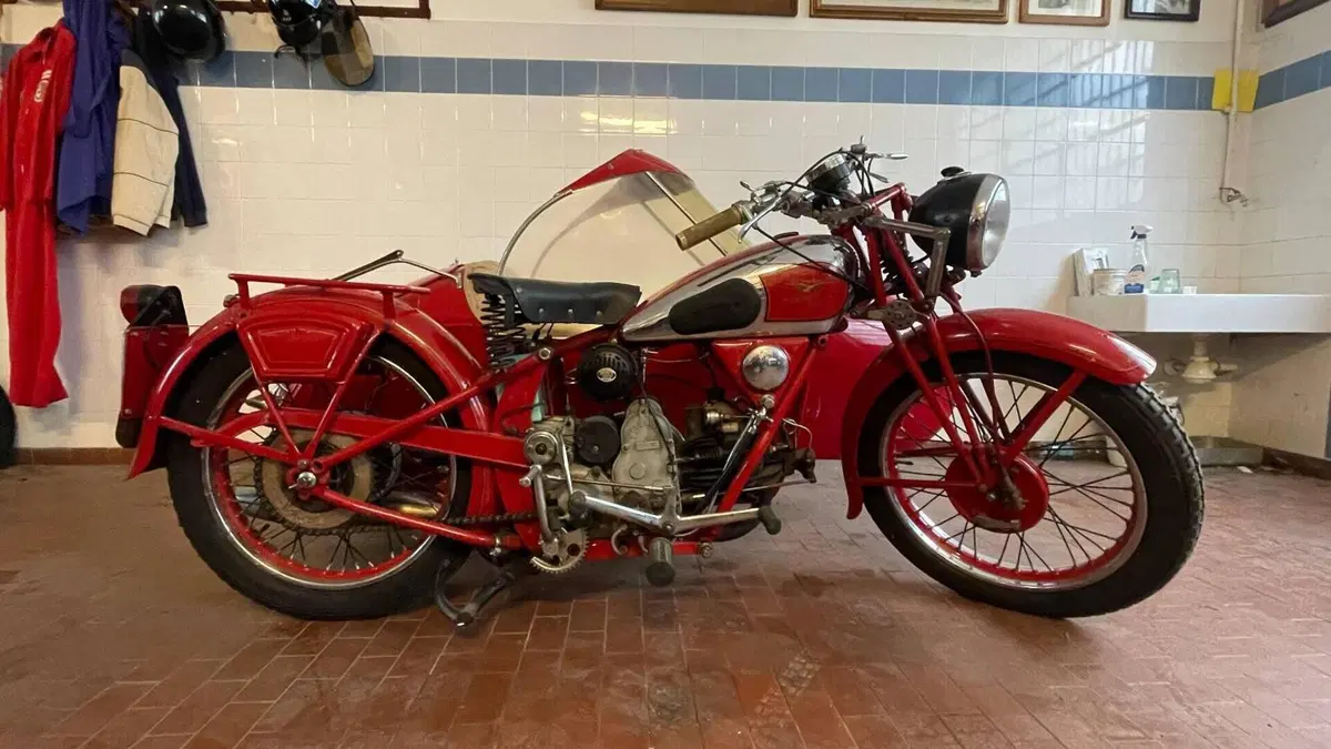 Moto Guzzi   (7)