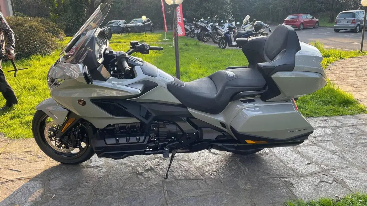 Honda GL 1800 Gold Wing Tour (2025 - 26)  (5)