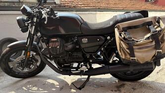 Moto Guzzi V7 Stone (2021 - 24) usata