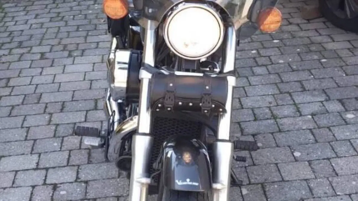 Honda VT 750S Shadow Black Spirit  (3)