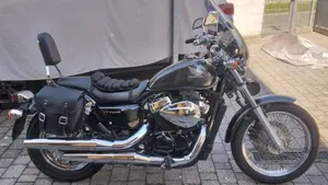 Honda VT 750S Shadow Black Spirit  (5)