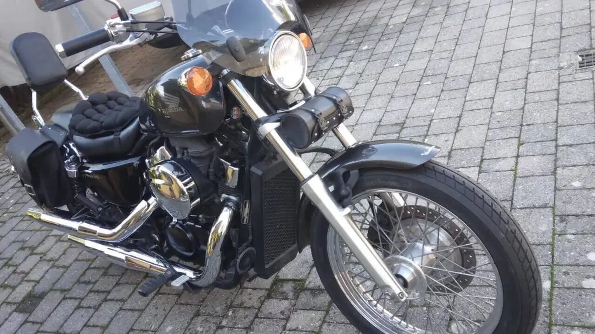 Honda VT 750S Shadow Black Spirit  (6)