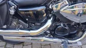 Honda VT 750S Shadow Black Spirit  (7)