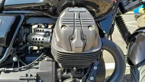Moto Guzzi V7 Stone Special Edition (2022 - 25)  (4)