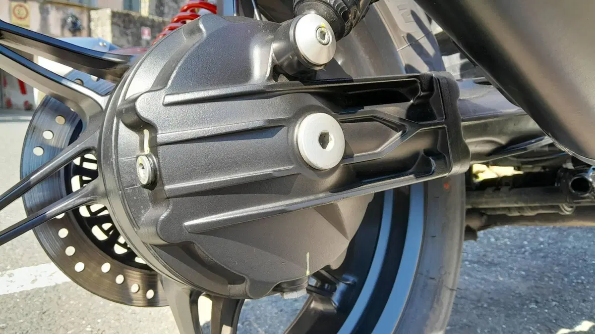 Moto Guzzi V7 Stone Special Edition (2022 - 25)  (13)
