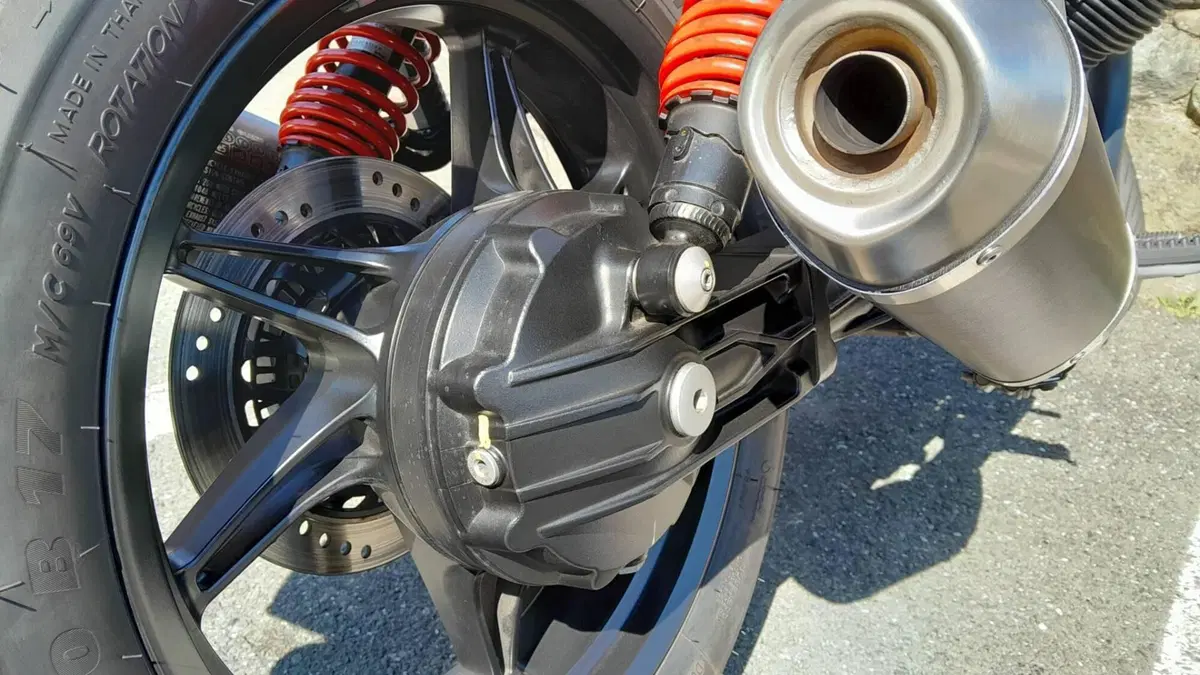 Moto Guzzi V7 Stone Special Edition (2022 - 25)  (12)