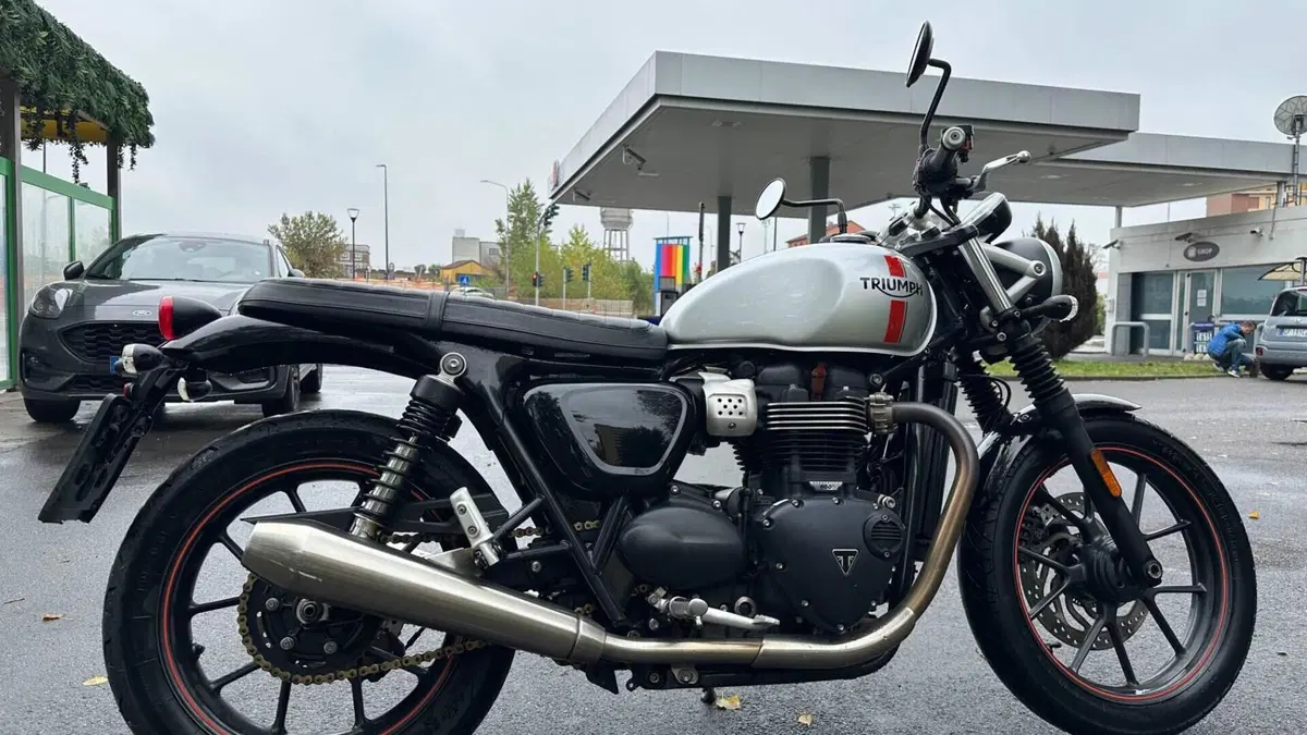 Triumph Street Twin 900 (2016)  (6)