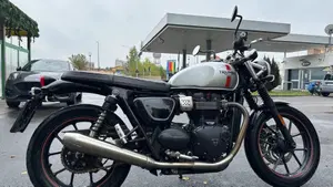 Triumph Street Twin 900 (2016)  (6)