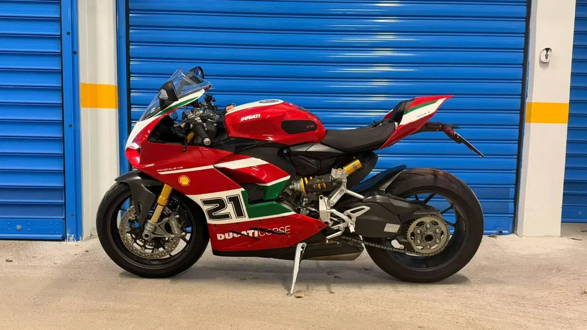 Ducati Panigale V2 Bayliss 1st Championship 20th Anniversary (2021 - 24) 