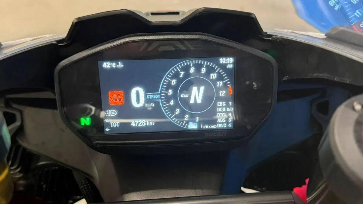 Ducati Panigale V2 Bayliss 1st Championship 20th Anniversary (2021 - 24)  (3)
