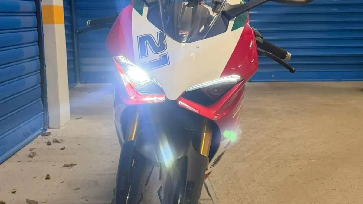 Ducati Panigale V2 Bayliss 1st Championship 20th Anniversary (2021 - 24)  (4)