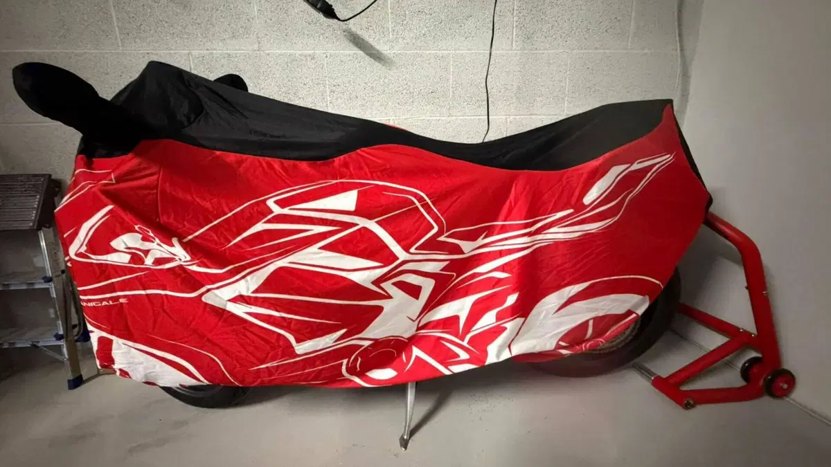 Ducati Panigale V2 Bayliss 1st Championship 20th Anniversary (2021 - 24)  (5)