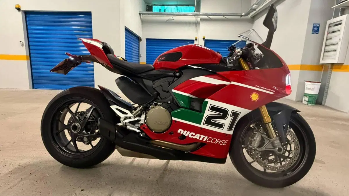 Ducati Panigale V2 Bayliss 1st Championship 20th Anniversary (2021 - 24)  (6)