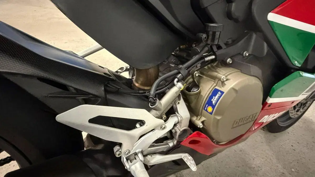 Ducati Panigale V2 Bayliss 1st Championship 20th Anniversary (2021 - 24)  (7)