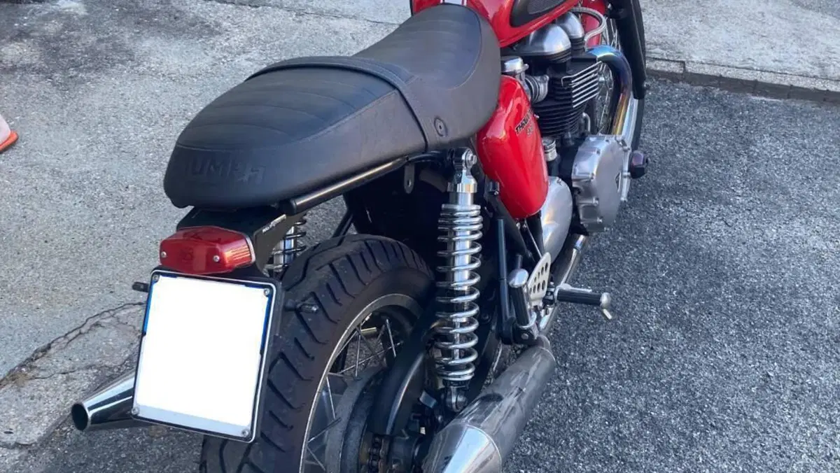 Triumph Thruxton 900 (2004 - 15)  (3)