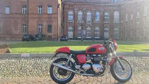 Triumph Thruxton 900 (2004 - 15)  (6)
