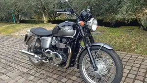 Triumph Bonneville T100 (2008 - 16)  (2)