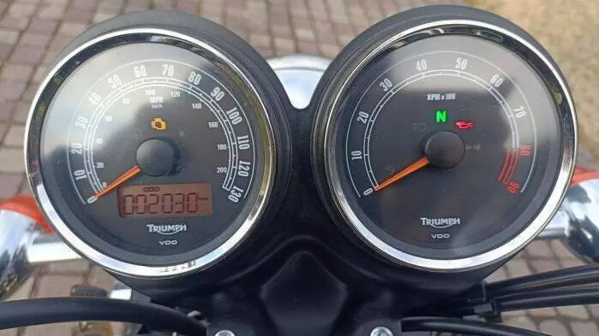 Triumph Bonneville T100 (2008 - 16)  (6)