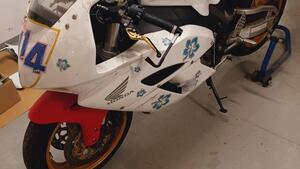 Honda CBR 1000 RR Fireblade (2004 - 05) 