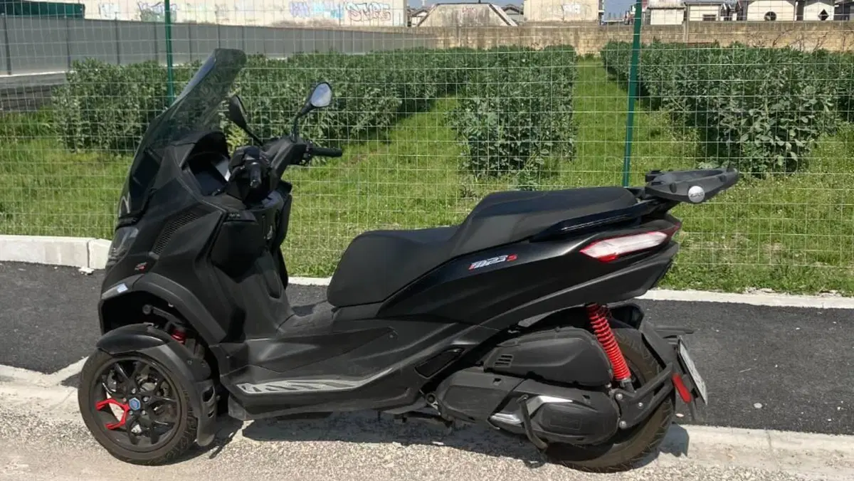 Piaggio MP3 400 ABS Hpe (2023 - 25)  (2)