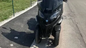 Piaggio MP3 400 ABS Hpe (2023 - 25)  (3)