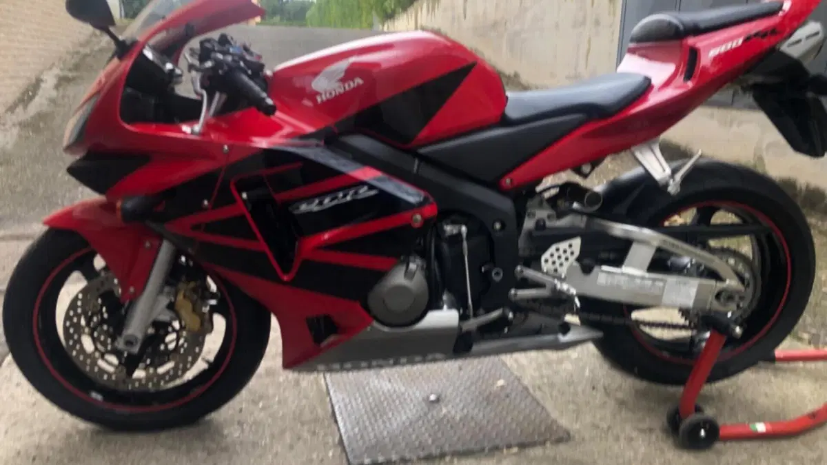 Honda CBR 600 RR (2003 - 04)  (3)