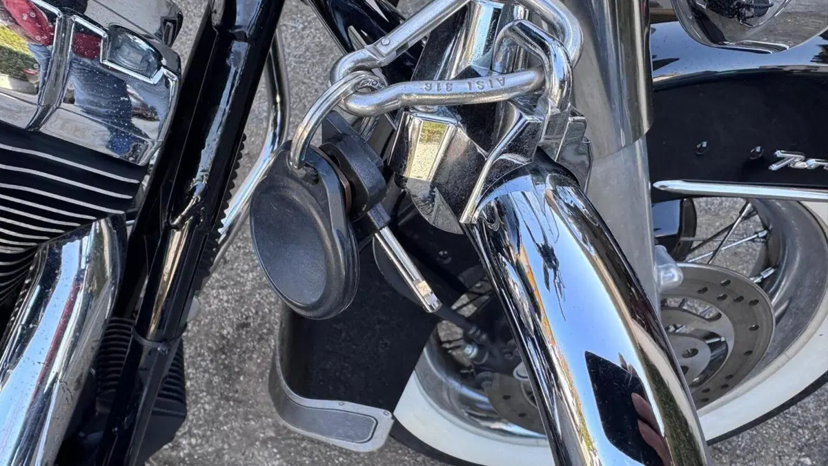 Harley-Davidson 1450 Road King Classic (2006 - 07) - FLHRCI  (6)
