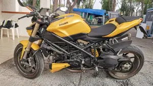 Ducati Streetfighter 848 (2011 - 15)  (2)