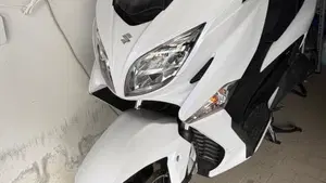 Suzuki Burgman AN 400 (2017 - 20)  (2)