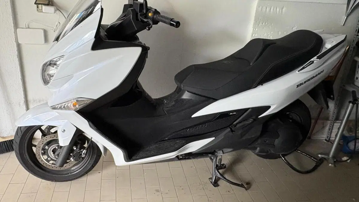 Suzuki Burgman AN 400 (2017 - 20)  (4)