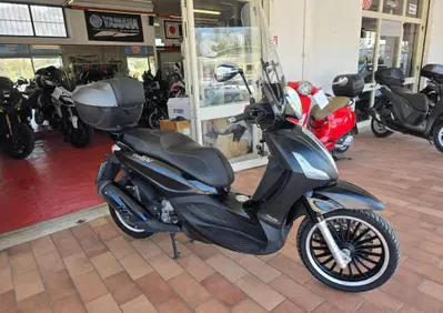 Piaggio Beverly 300 i.e. Police ABS-ASR (2017 - 20) - Annuncio 9968625