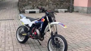 Husqvarna SM 125 (2009)  (2)