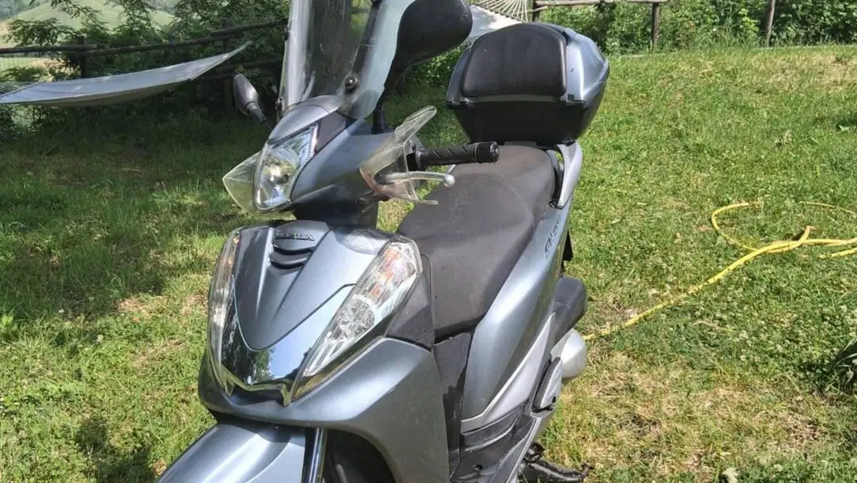 Honda SH 300 i ABS (2011 - 13)  (4)