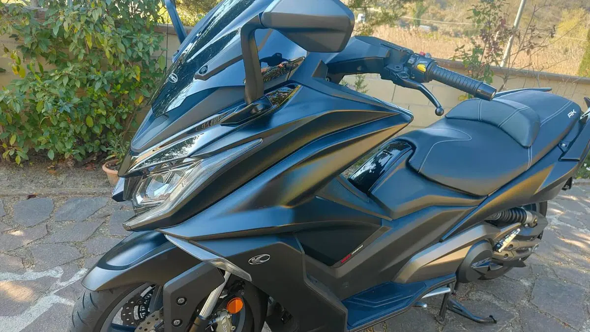 Kymco AK 550 ETS (2021 - 26)  (2)