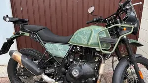 Royal Enfield Himalayan 411 (2021 - 24)  (2)