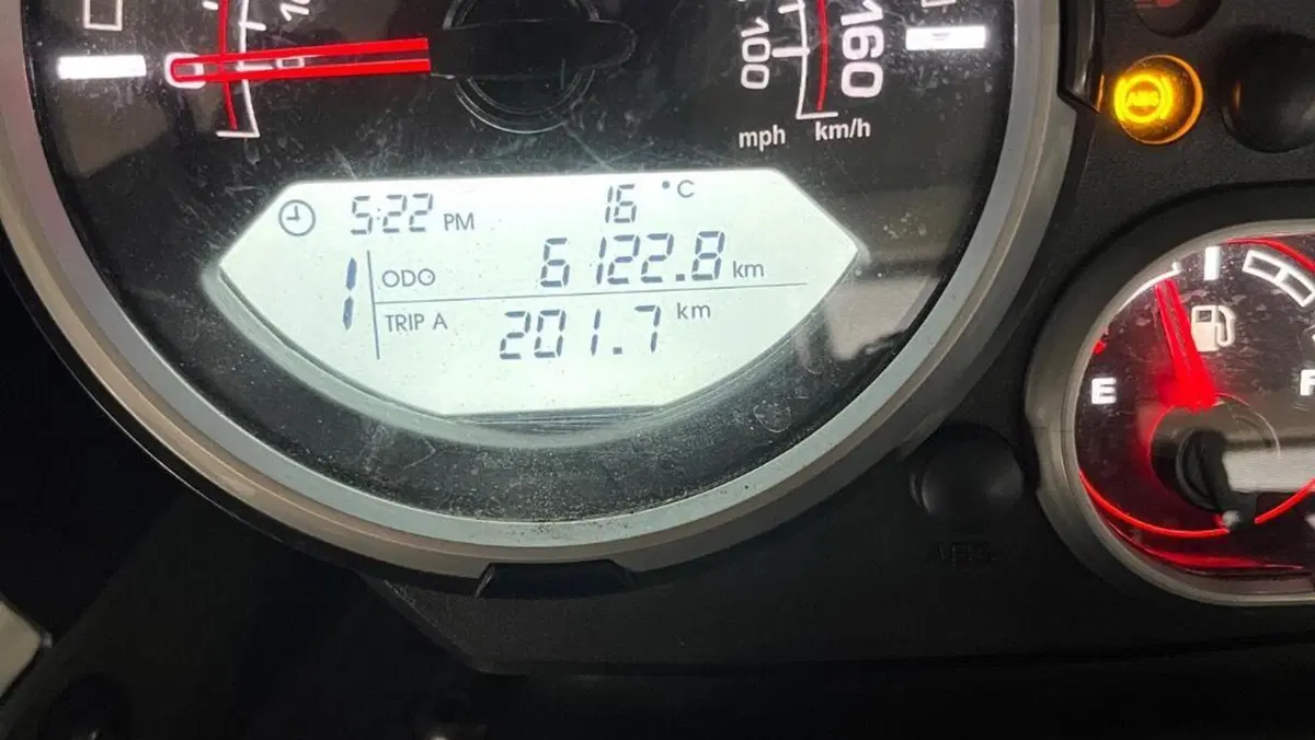 Royal Enfield Himalayan 411 (2021 - 24)  (4)