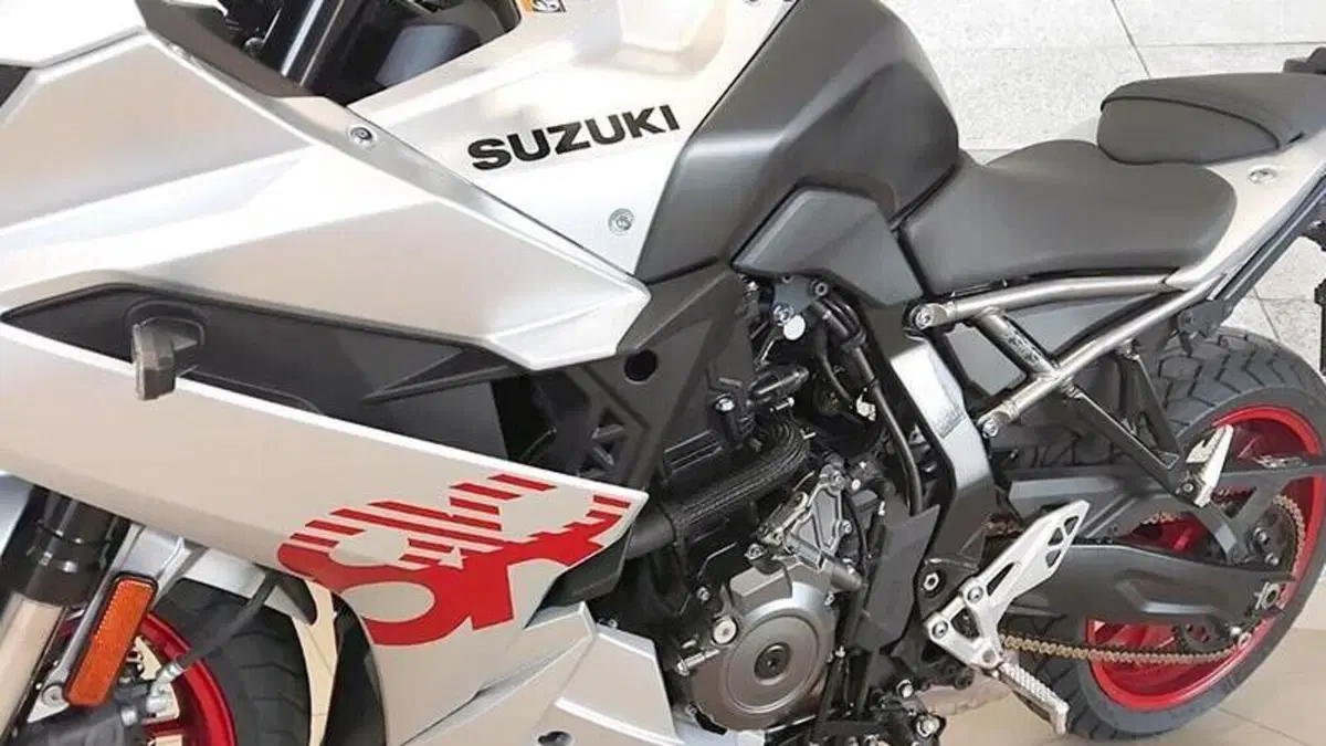 Suzuki GSX-8R (2024 - 26)  (6)