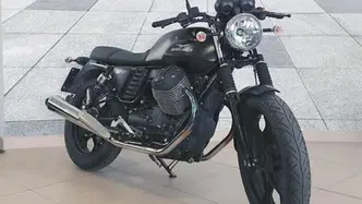 Moto Guzzi V7 II Stone (2015 - 17) usata