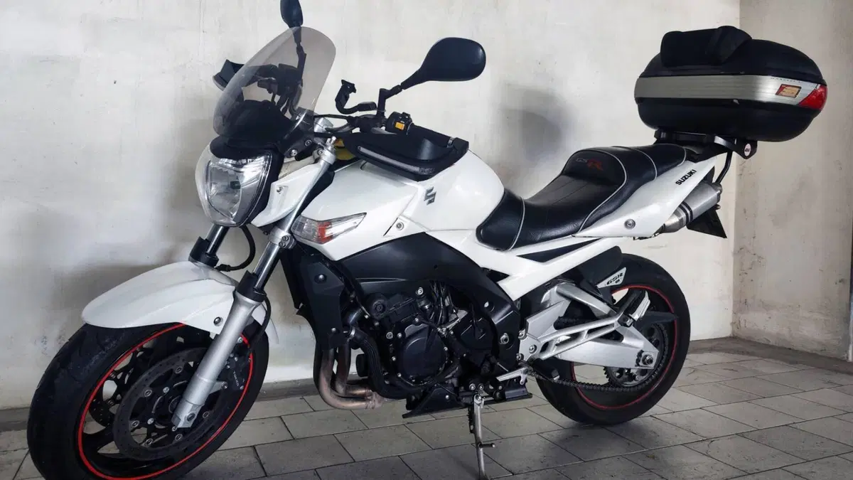 Suzuki GSR 600 (2006 - 11)  (2)