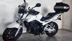 Suzuki GSR 600 (2006 - 11)  (2)