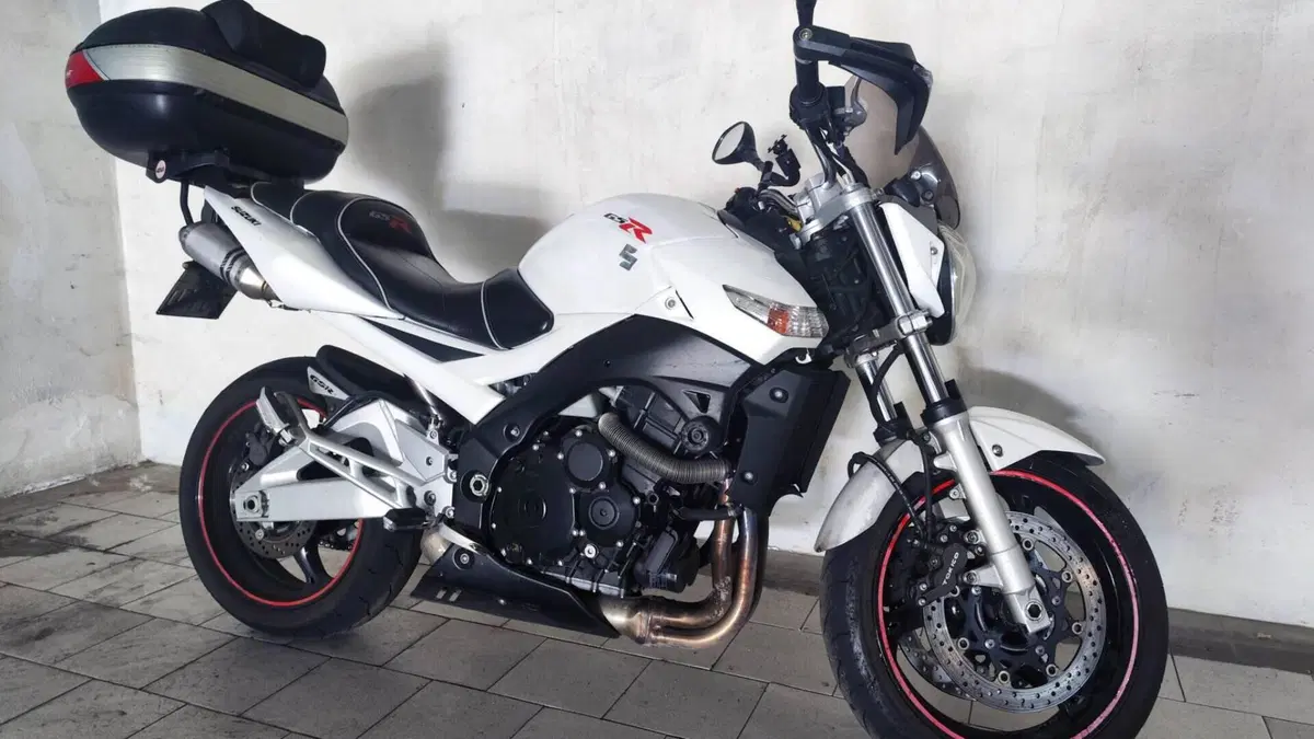 Suzuki GSR 600 (2006 - 11)  (3)