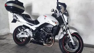 Suzuki GSR 600 (2006 - 11)  (3)