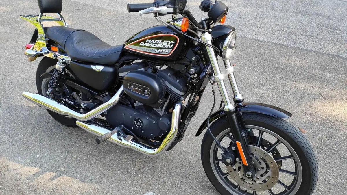 Harley-Davidson 883 R (2008 - 16) - XL 883R  (2)